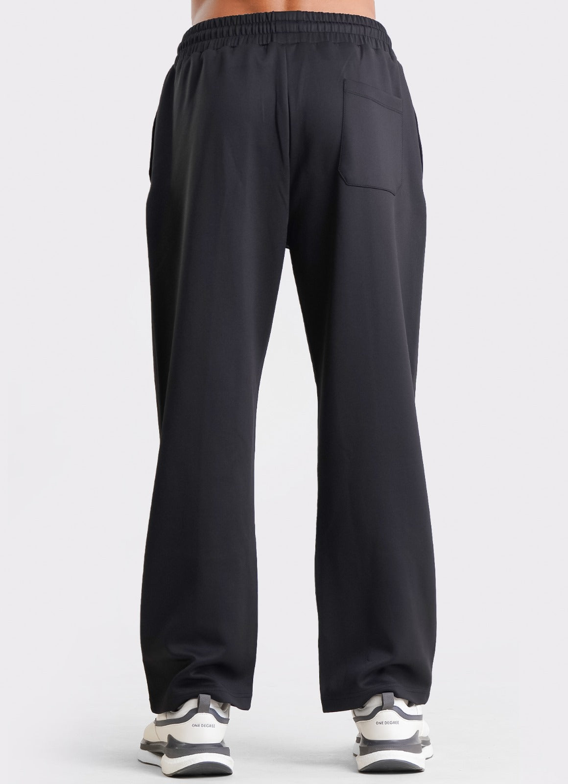 Relaxed Pleated Trouser - Black