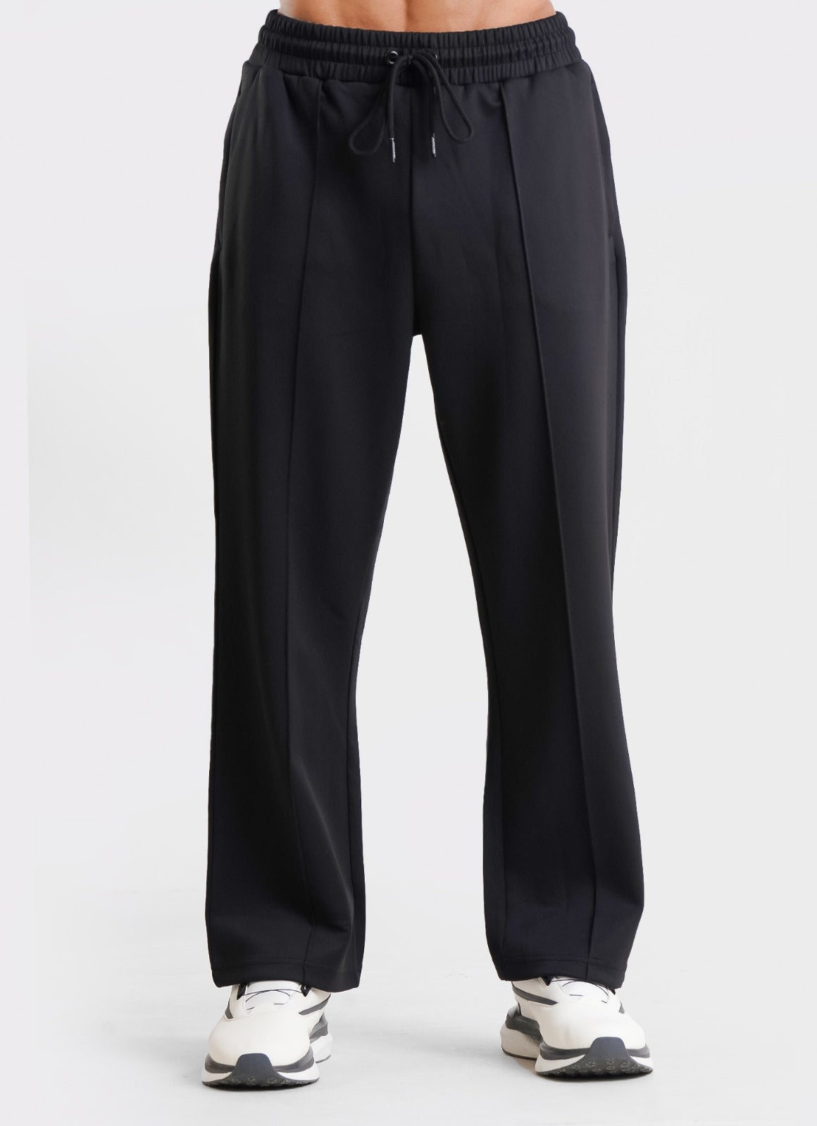 Relaxed Pleated Trouser - Black