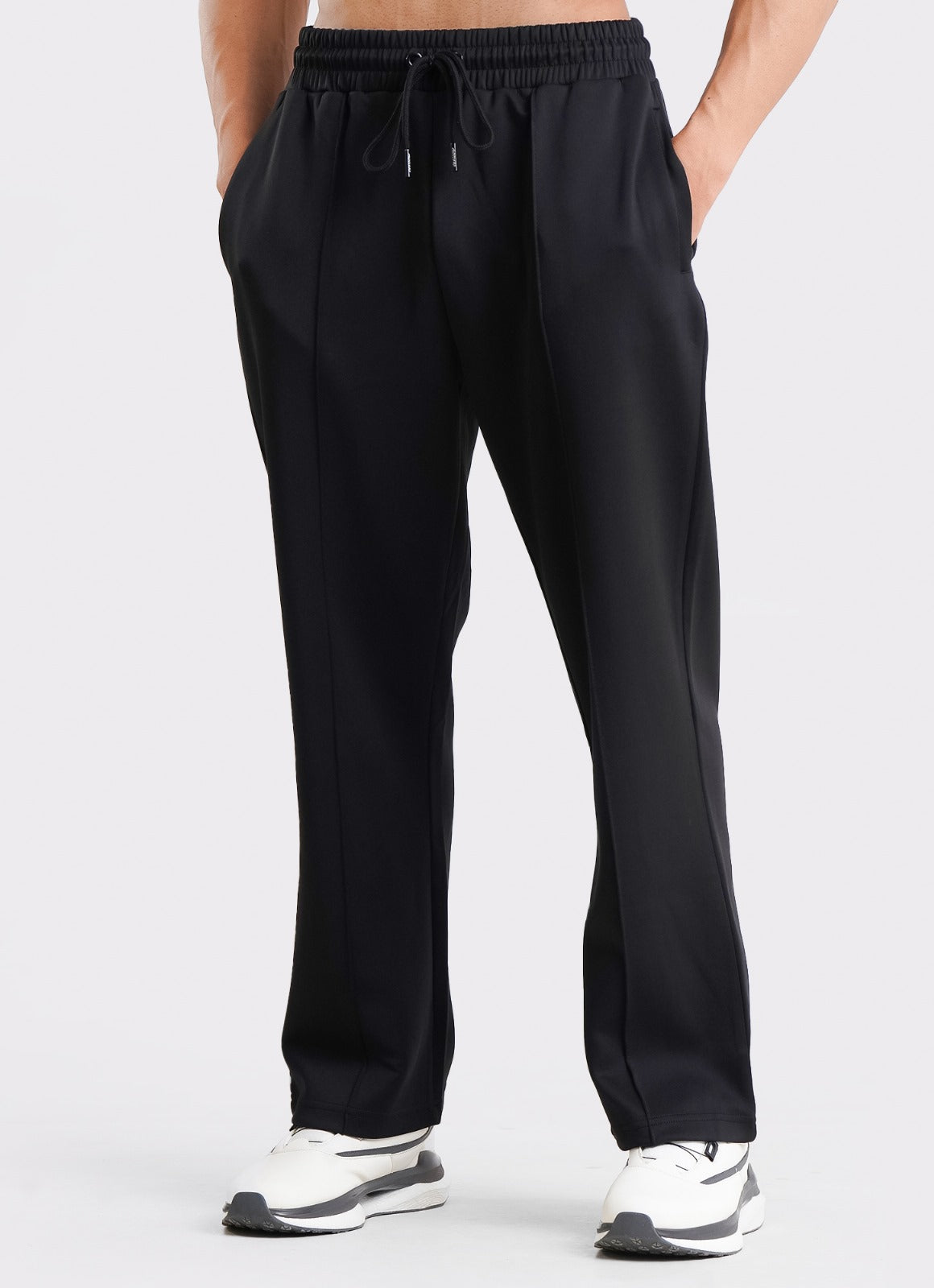 Relaxed Pleated Trouser - Black