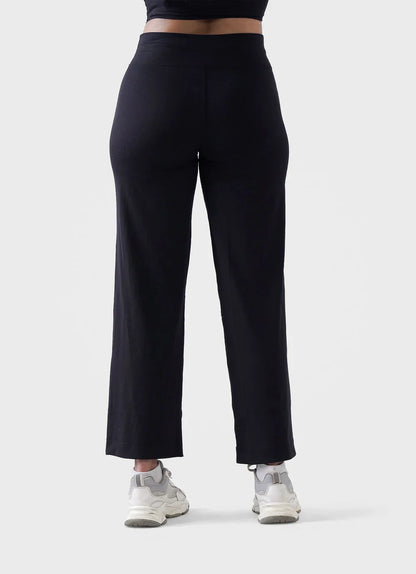 Black Adapt Flared Seamless Leggings for workout | HustlersOnlyPK