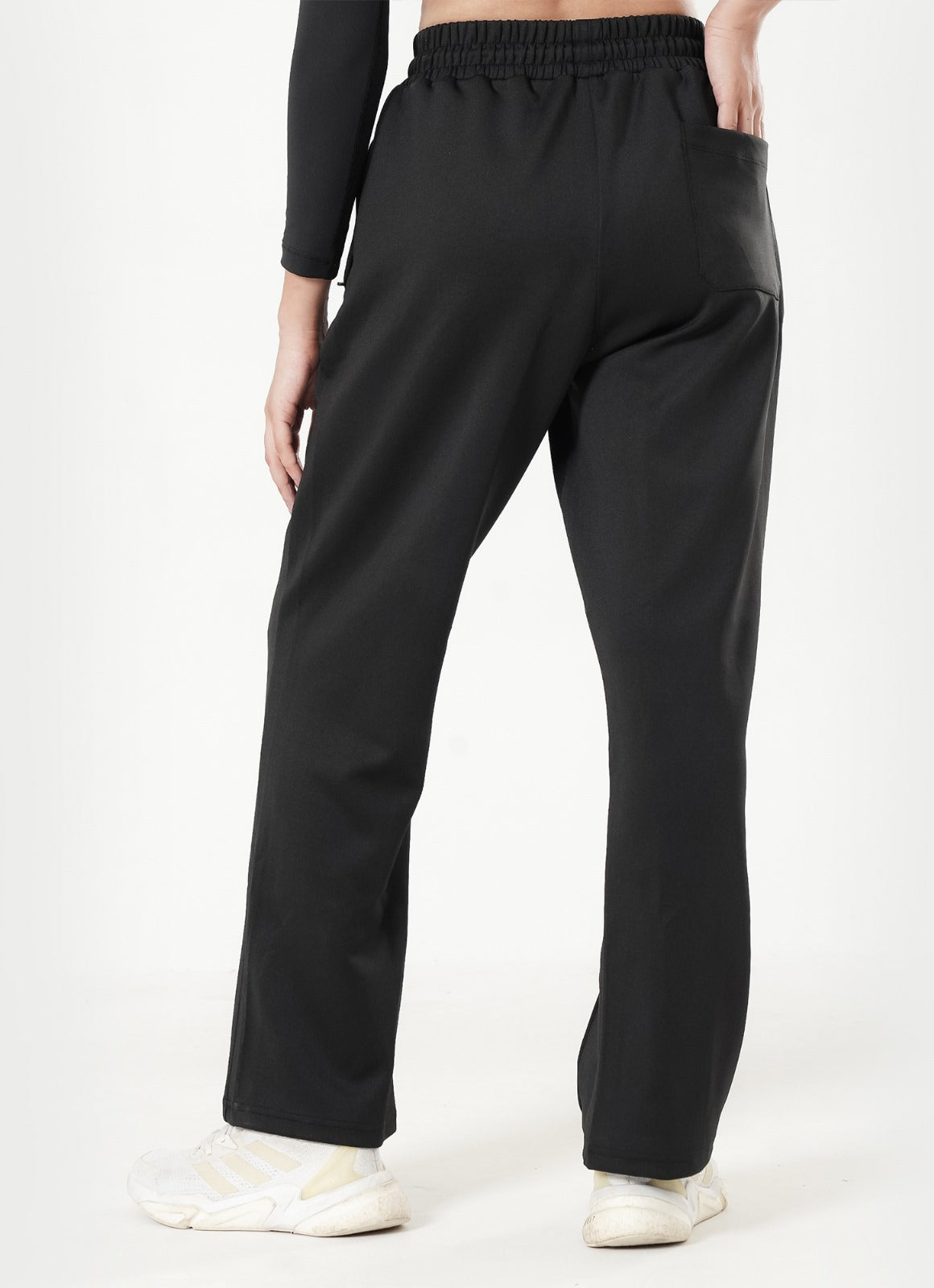 Relaxed Pleated Trouser - Black